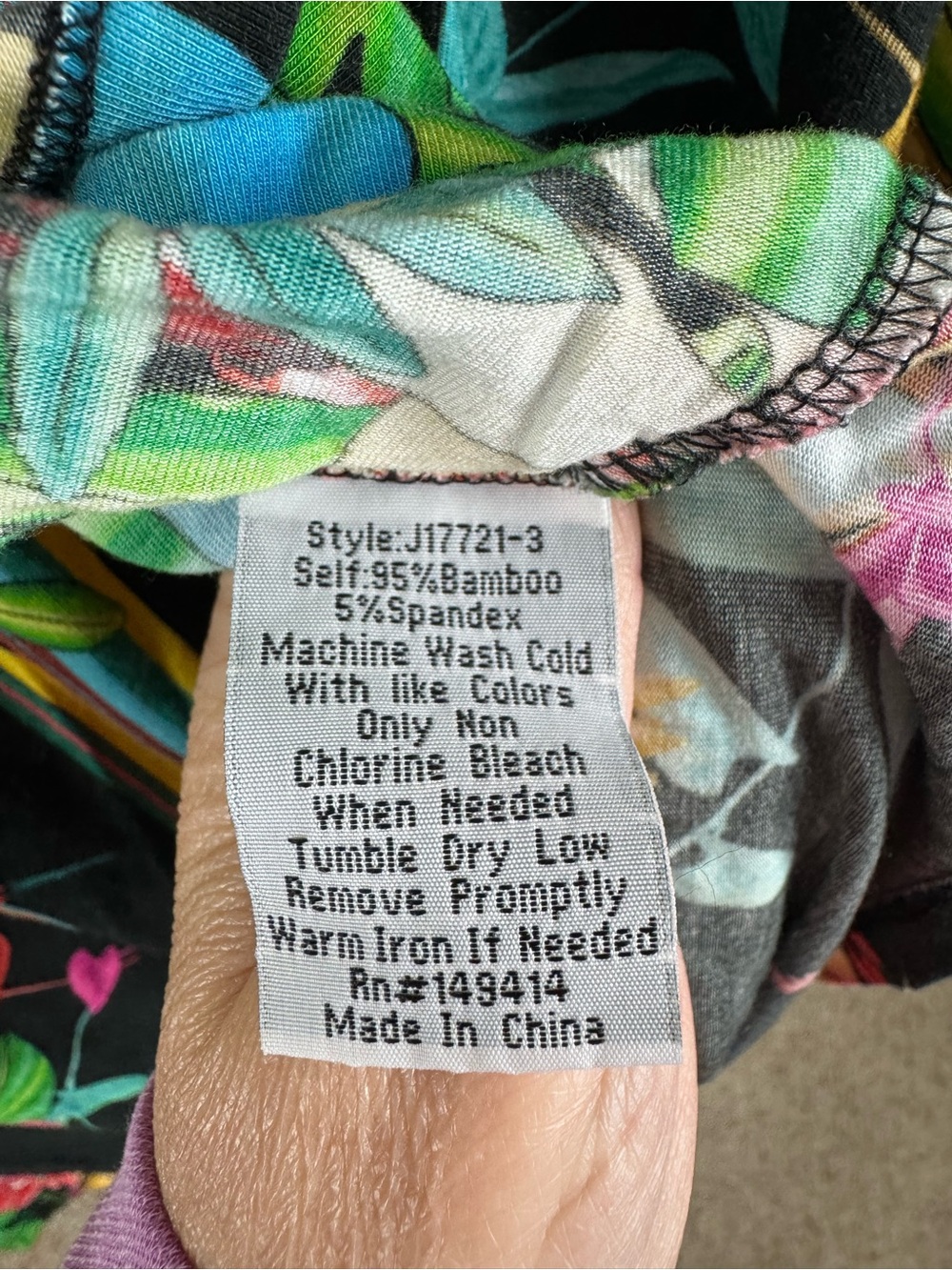 Johnny Was Andra Favorite Floral Stripe V-Neck Swing Tee Black Size Large - Picture 7 of 7